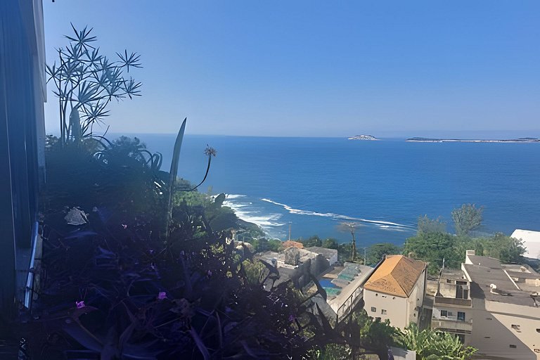 Vidigal, frente para o mar, garagem e 2 quartos