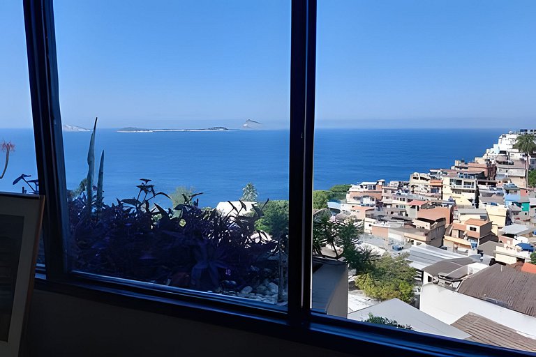 Vidigal, frente para o mar, garagem e 2 quartos