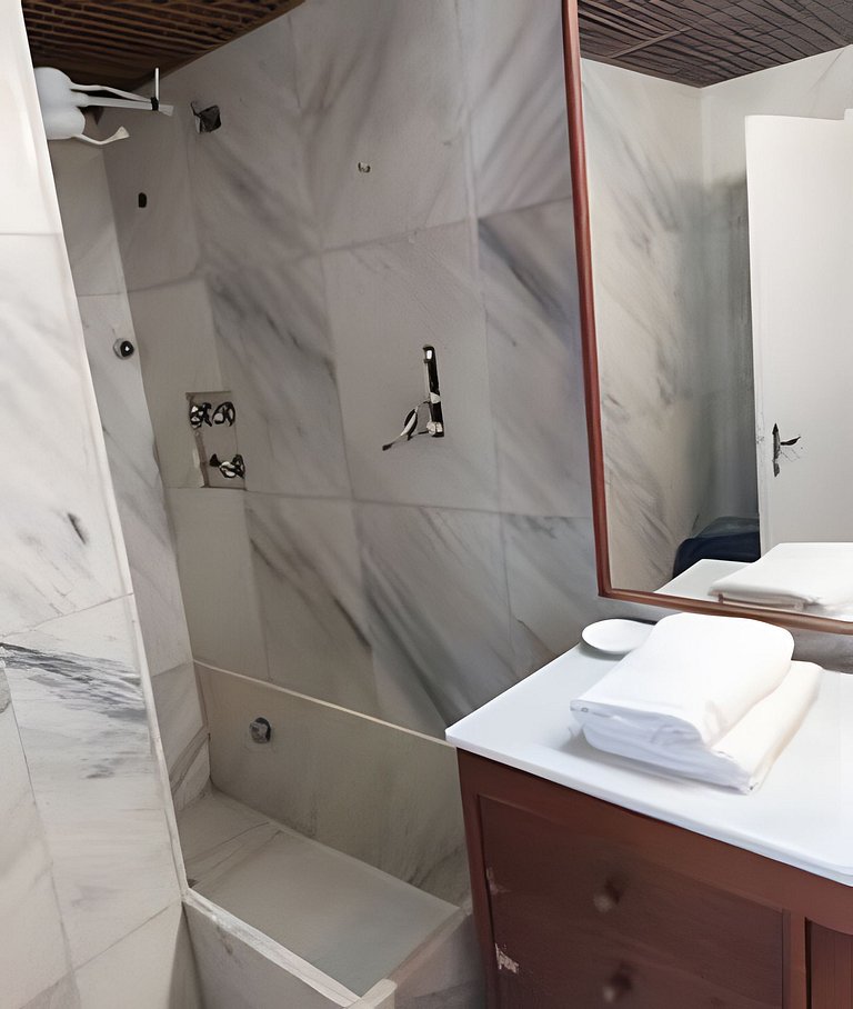 Vidigal, frente para o mar, garagem e 2 quartos