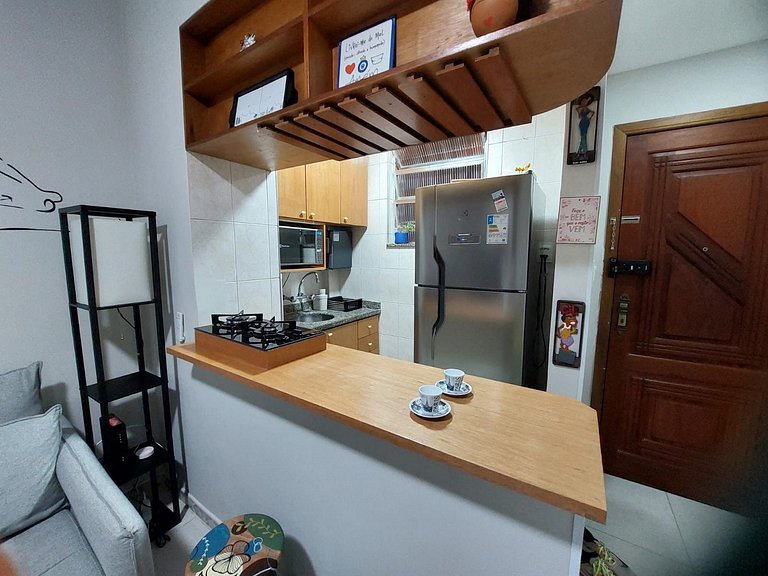 Estilo Copacabana, Praia a 150m, 4 pessoas