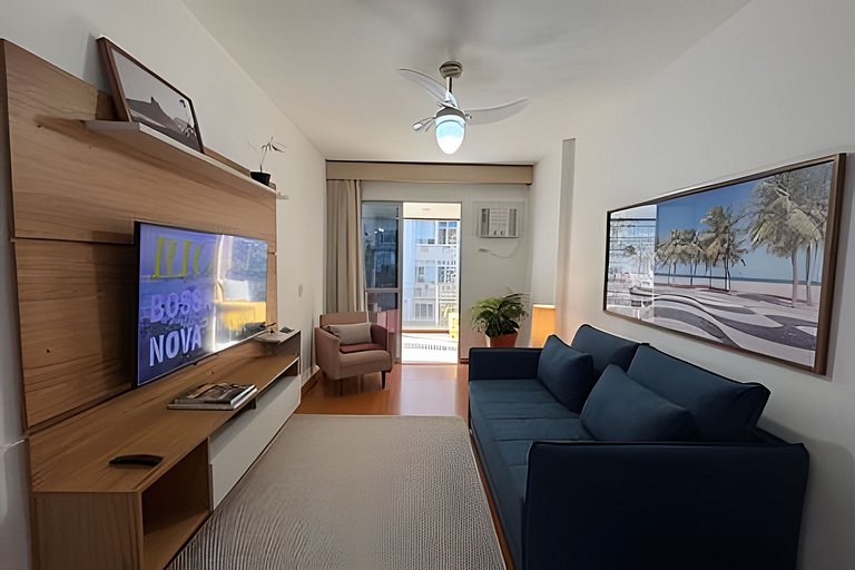 Flat com Garagem, serviço, praia