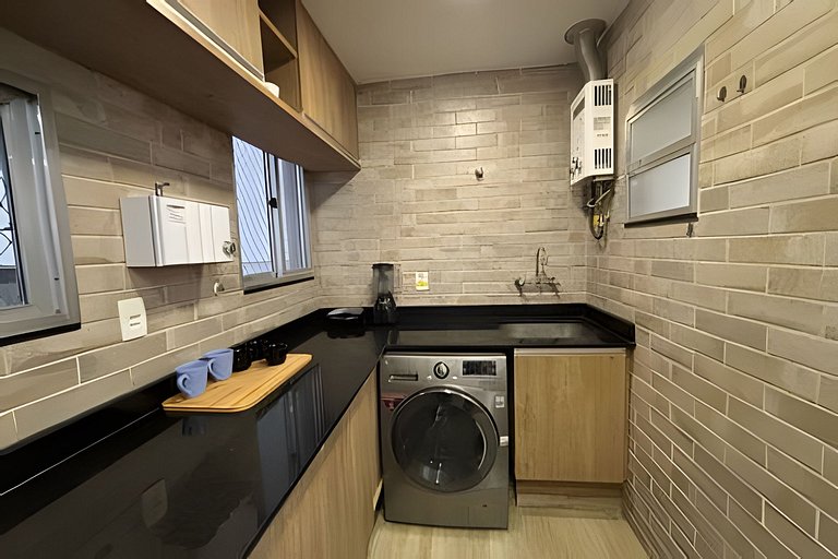 Flat com Garagem, serviço, praia