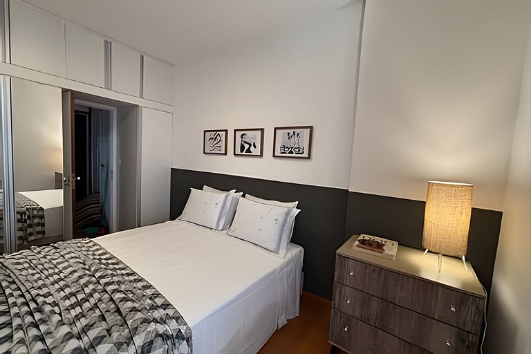 Flat com Garagem, piscina , praia