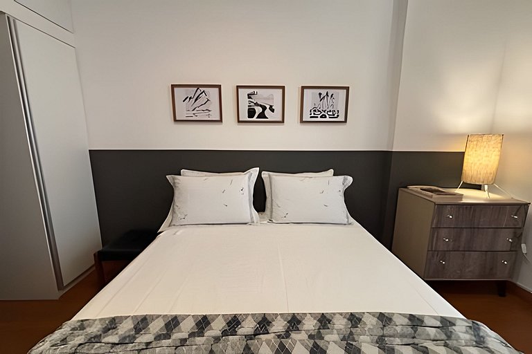 Flat com Garagem, piscina , praia