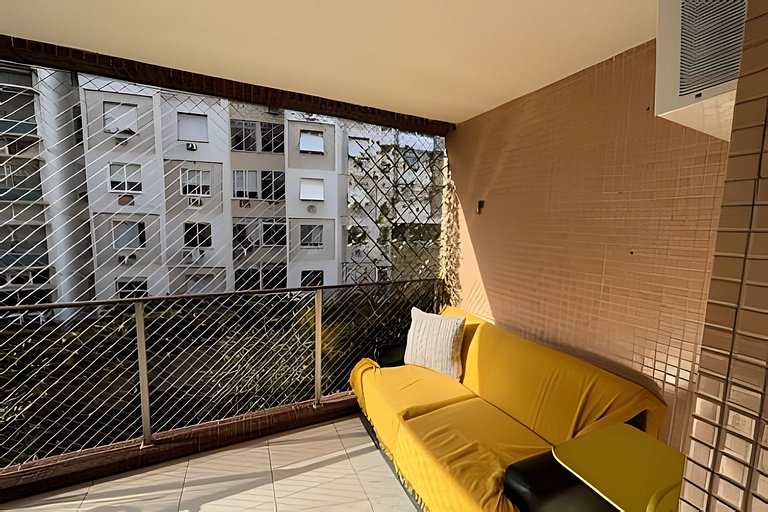 Flat com Garagem, serviço, praia