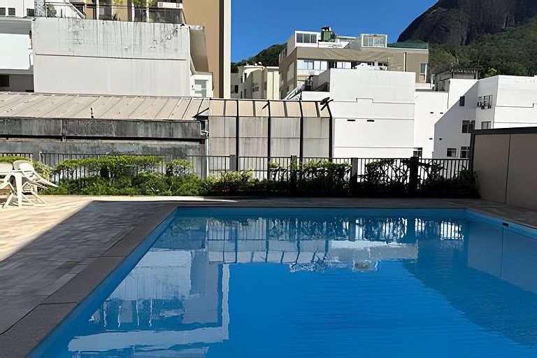 Leblon flat, piscina, garagem, 2 quadras praia