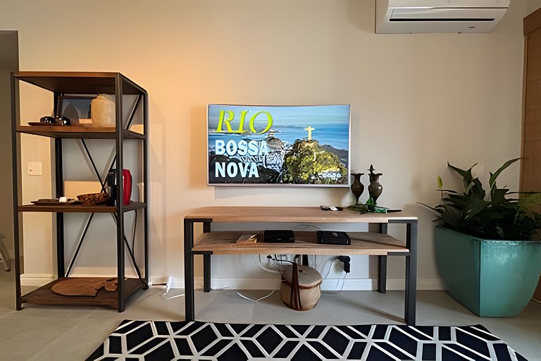 Leblon flat, piscina, garagem, 2 quadras praia
