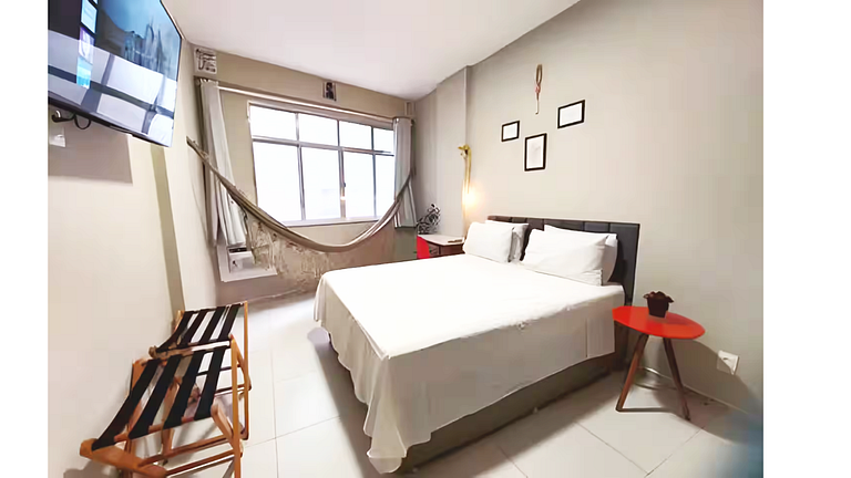 Estilo Copacabana, Praia a 150m, 4 pessoas