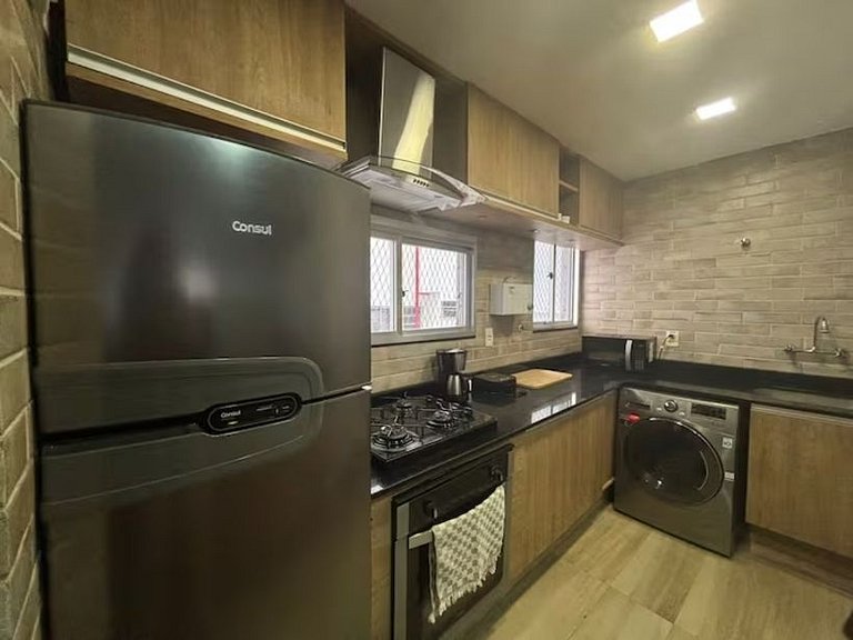 Flat com Garagem, piscina , praia