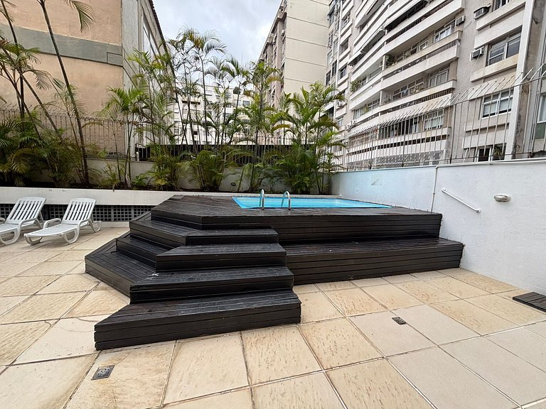 Flat com Garagem, piscina , praia