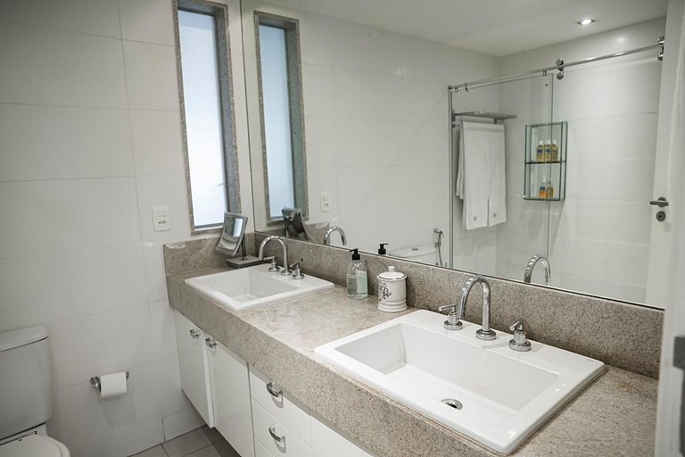 Leblon piscina 2 quadras da praia, garagem