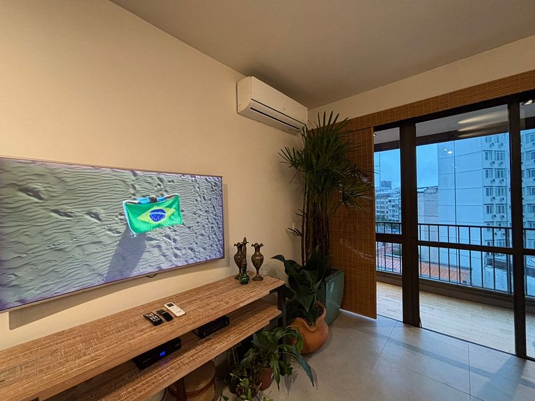 Leblon flat, piscina, garagem, 2 quadras praia