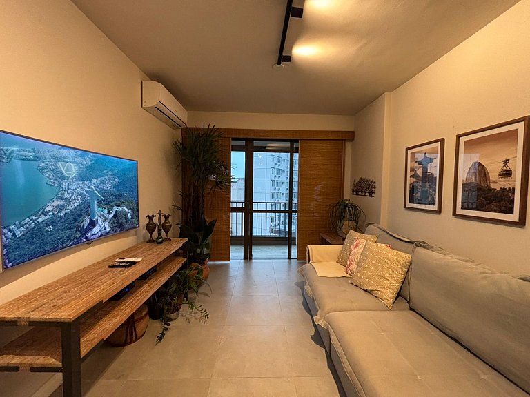 Leblon flat, piscina, garagem, 2 quadras praia