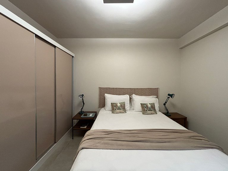 Leblon flat, piscina, garagem, 2 quadras praia