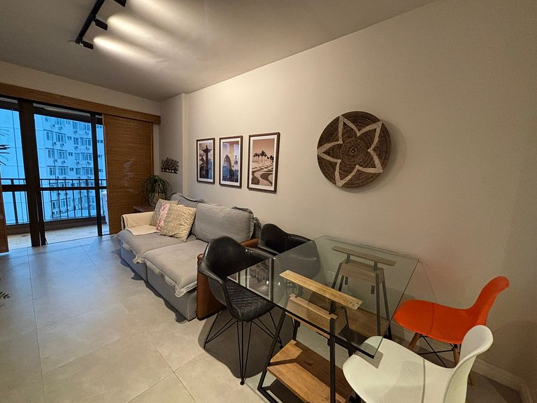 Leblon flat, piscina, garagem, 2 quadras praia